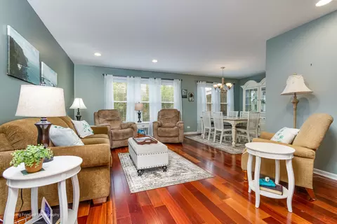 37 W Devon Ave, Glendale Heights, IL 60139 photo 14