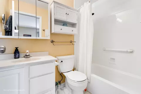 37 W Devon Ave, Glendale Heights, IL 60139 photo 23
