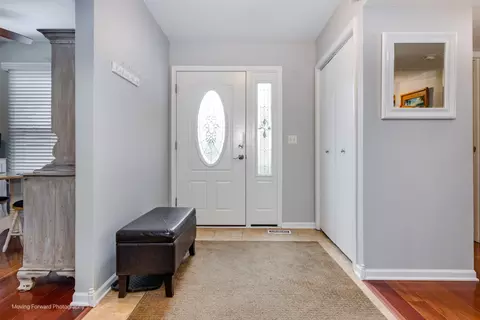37 W Devon Ave, Glendale Heights, IL 60139 photo 4