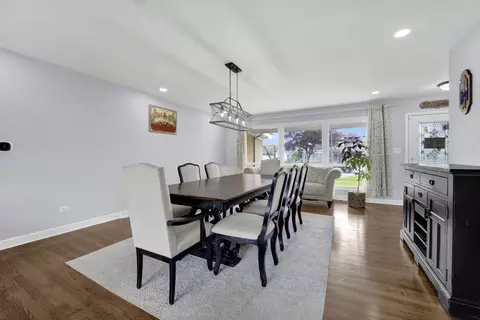 Dining - 884 Arnold Ct, Des Plaines, IL 60016 photo 1 of 3