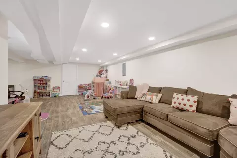 Other - 884 Arnold Ct, Des Plaines, IL 60016 photo 6 of 8