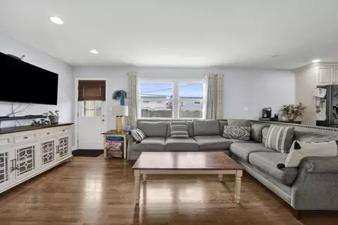 Other - 884 Arnold Ct, Des Plaines, IL 60016 photo 2 of 8