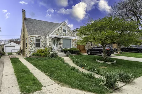 4936 N Mulligan Ave, Chicago, IL 60630