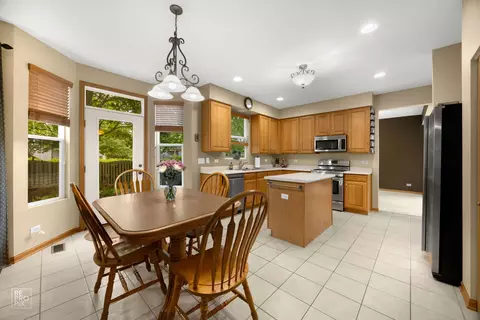 24001 W Walnut Cir, Plainfield, IL 60585 photo 7