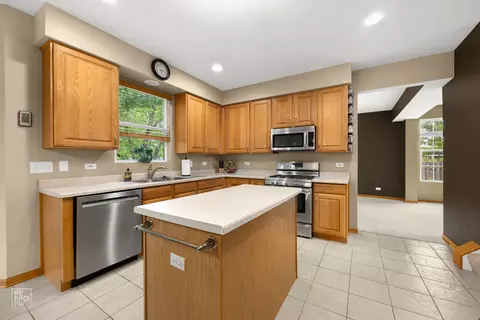 24001 W Walnut Cir, Plainfield, IL 60585 photo 8