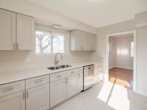 Kitchen - 191 Juneway Ter, Lake Bluff, IL 60044 photo 1 of 2