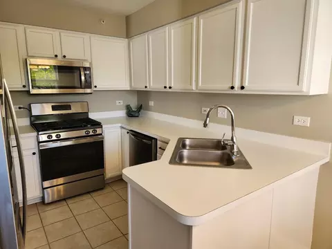 Kitchen - 2473 Dickens Dr, Aurora, IL 60503 photo 2 of 3