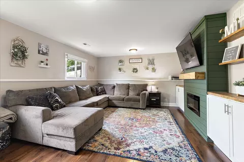 Living - 5131 Deerpath Rd, Oak Forest, IL 60452 photo 1 of 1