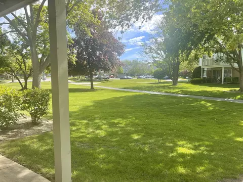 1502 Camden Ct #D1, Wheeling, IL 60090 photo 4