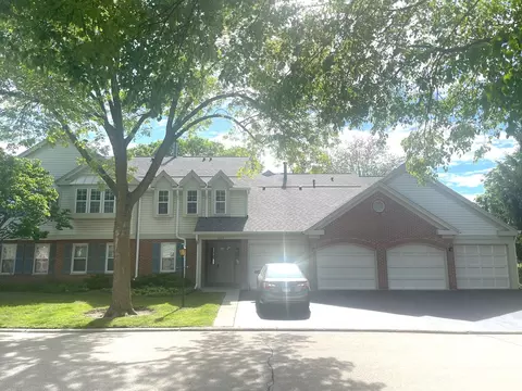 1502 Camden Ct #D1, Wheeling, IL 60090