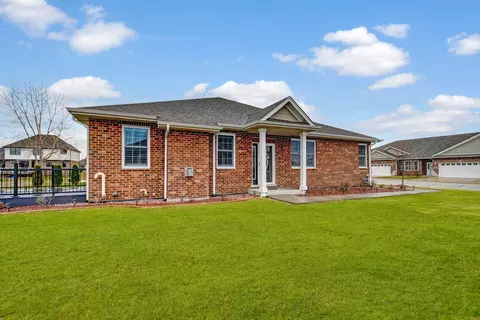 13816 W Chase Ct, Manhattan, IL 60442