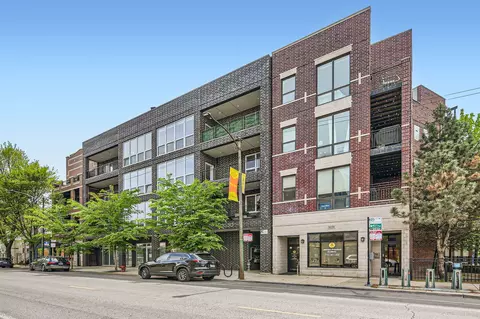 3530 N Lincoln Ave #404, Chicago, IL 60657