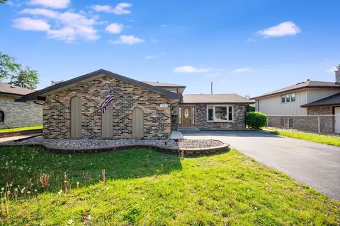 7559 Blazer Ave, Justice, IL 60458