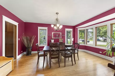 811 N Main St, Wheaton, IL 60187 photo 11