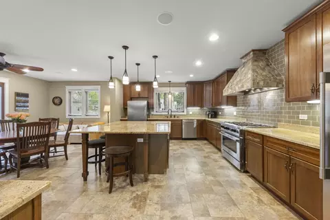 811 N Main St, Wheaton, IL 60187 photo 22