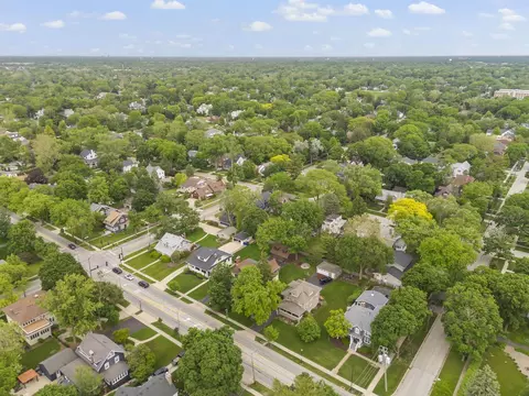 811 N Main St, Wheaton, IL 60187 photo 45