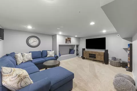 811 N Main St, Wheaton, IL 60187 photo 37