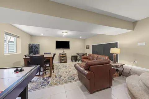 811 N Main St, Wheaton, IL 60187 photo 39