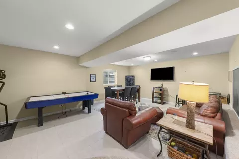 811 N Main St, Wheaton, IL 60187 photo 38
