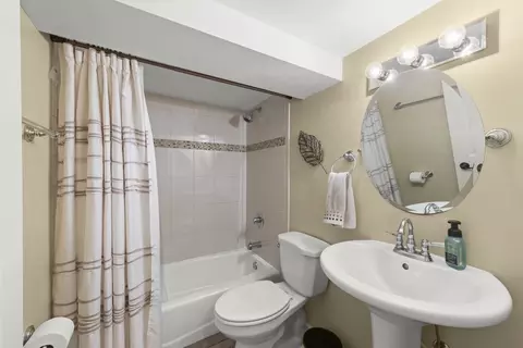 811 N Main St, Wheaton, IL 60187 photo 40