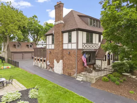 811 N Main St, Wheaton, IL 60187 photo 41