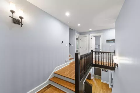 811 N Main St, Wheaton, IL 60187 photo 25