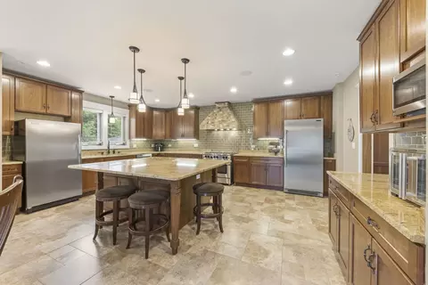 811 N Main St, Wheaton, IL 60187 photo 19