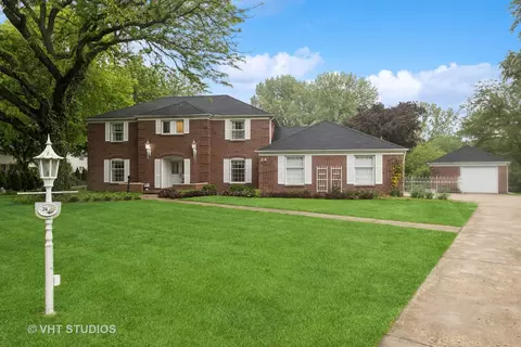 24 Winthrop New Rd, Sugar Grove, IL 60554
