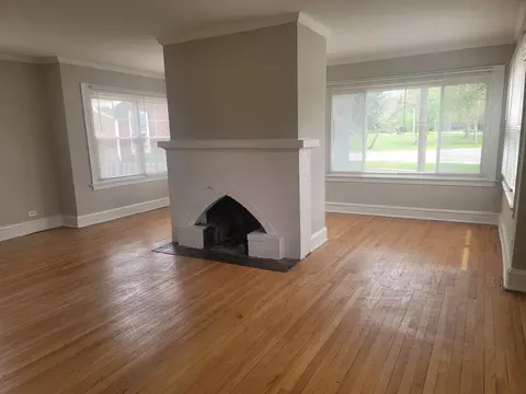 Living - 2236 W 115th St, Chicago, IL 60643 photo 1 of 2