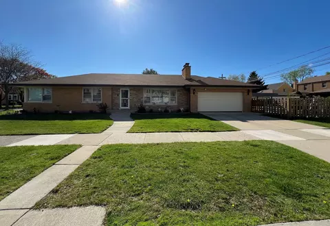 7700 Le Claire Ave, Skokie, IL 60077