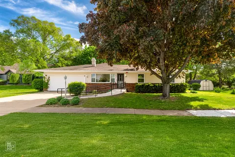 124 Naden Ct, Yorkville, IL 60560