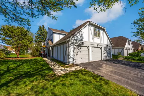 7403 Canterbury Pl #21-2, Downers Grove, IL 60516