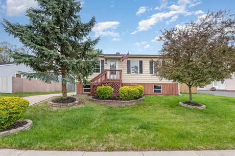 138 Cedar Cir, Streamwood, IL 60107