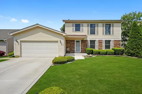 116 Somerset Dr, Streamwood, IL 60107