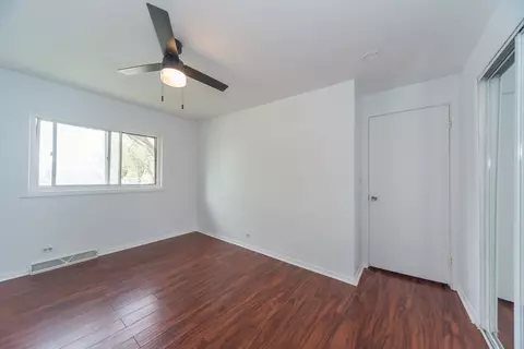 Bedroom - 122 E Highland Ave, Mount Prospect, IL 60056 photo 3 of 5