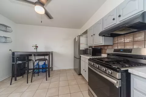 Kitchen - 122 E Highland Ave, Mount Prospect, IL 60056 photo 4 of 4