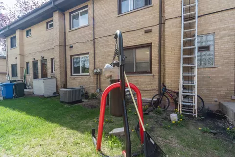 Exterior - 122 E Highland Ave, Mount Prospect, IL 60056 photo 4 of 5