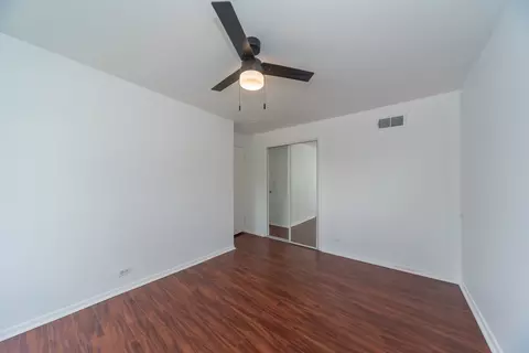 Bedroom - 122 E Highland Ave, Mount Prospect, IL 60056 photo 1 of 5