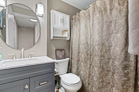 Bath - 1671 Williamsburg Ct #B, Wheaton, IL 60189 photo 1 of 1