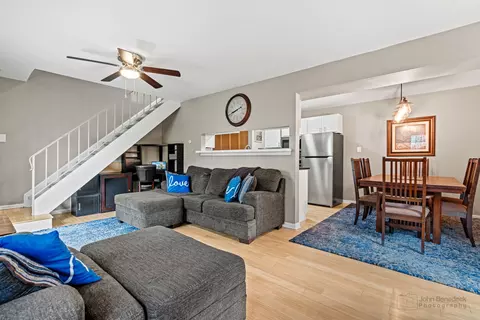 Living - 1671 Williamsburg Ct #B, Wheaton, IL 60189 photo 2 of 3