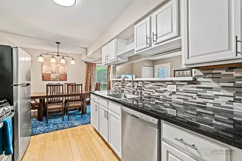 Kitchen - 1671 Williamsburg Ct #B, Wheaton, IL 60189 photo 3 of 3