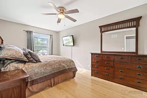 Bedroom - 1671 Williamsburg Ct #B, Wheaton, IL 60189 photo 1 of 1