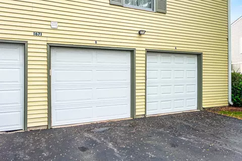 Exterior - 1671 Williamsburg Ct #B, Wheaton, IL 60189 photo 1 of 2