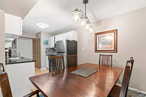 Dining - 1671 Williamsburg Ct #B, Wheaton, IL 60189 photo 1 of 1