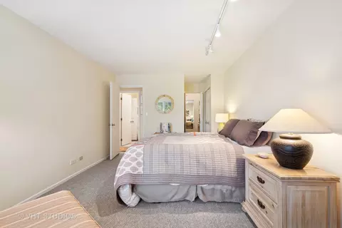 Bedroom - Undisclosed, Evanston, IL 60201 photo 2 of 2