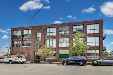 2654 W Medill Ave #302, Chicago, IL 60647