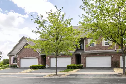 10 S458 Carrington Cir #A, Burr Ridge, IL 60527