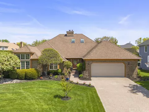 178 Hawkins Cir, Wheaton, IL 60189
