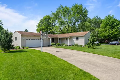 3011 Valley Brook Dr, Champaign, IL 61822