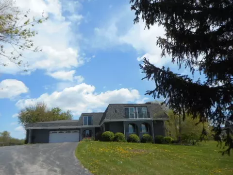 21733 N Countryside Ln, North Barrington, IL 60010
